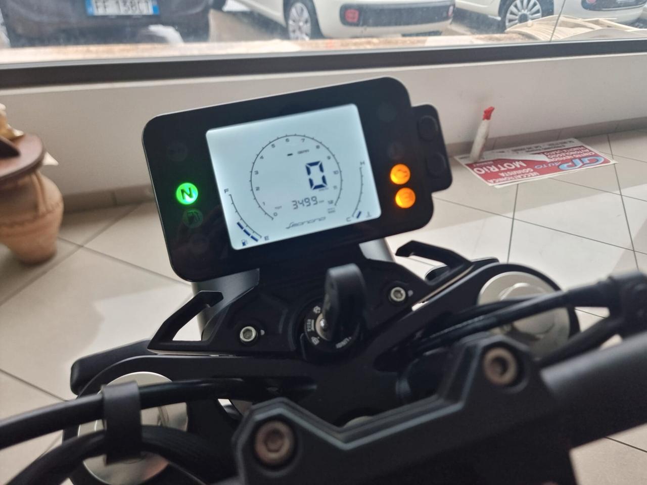 Benelli Leoncino 250 km 3300