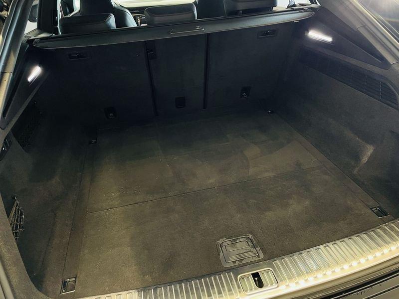 Audi Q8 RS TFSI V8 quattro tiptronic