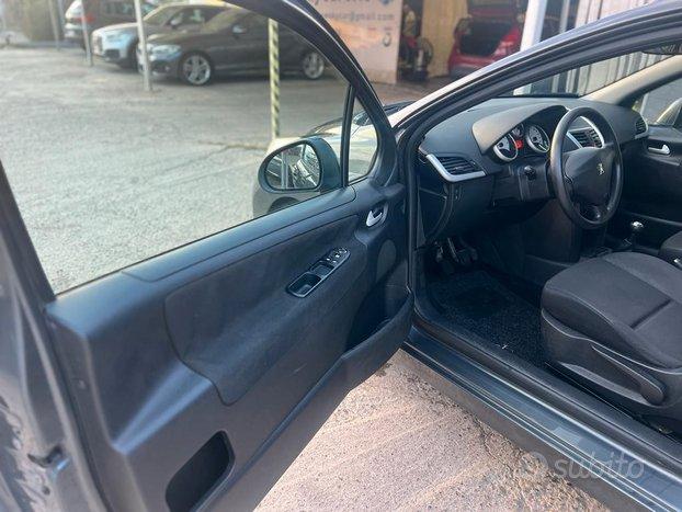 Peugeot 207 1.4 vti 95cv- 2010