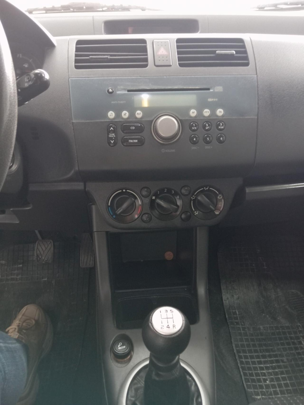 Suzuki Swift 1.3 benzina 2005 CON GARANZIA