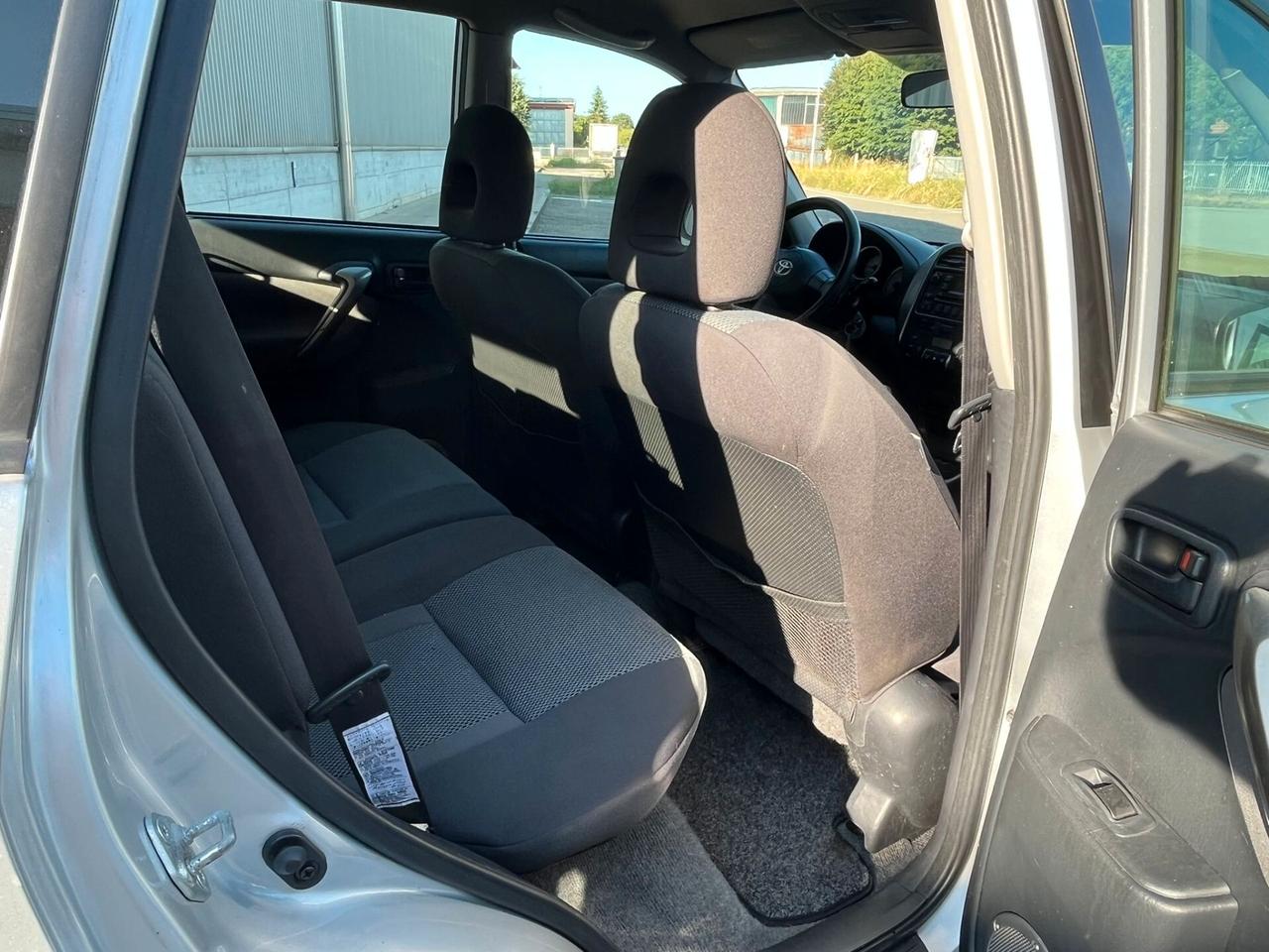 Toyota RAV 4 RAV4 2.0 Tdi D-4D cat 5 porte Sol
