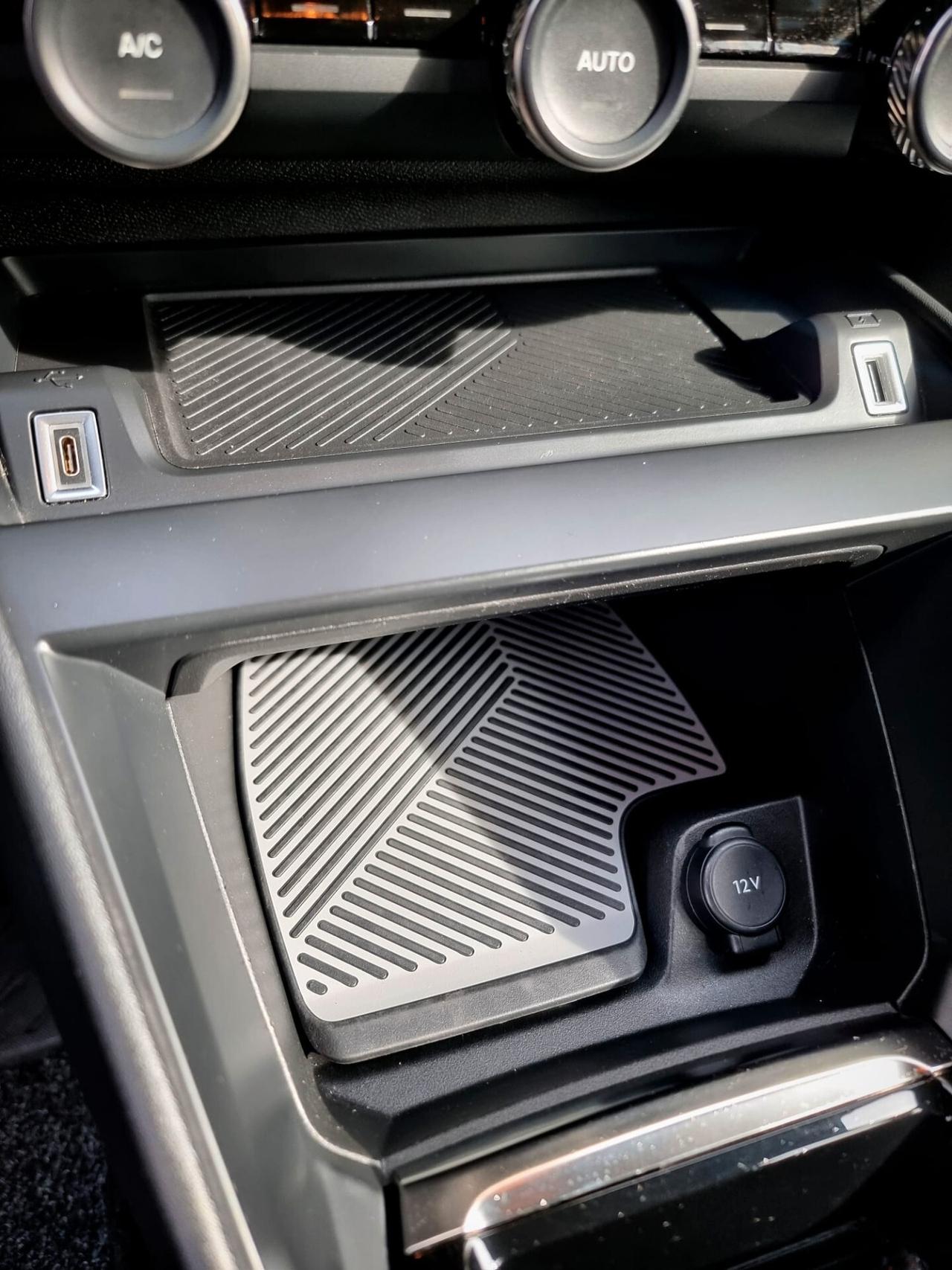 Citroen C4 X BlueHDI 130 S&S EAT8 Shine Pack