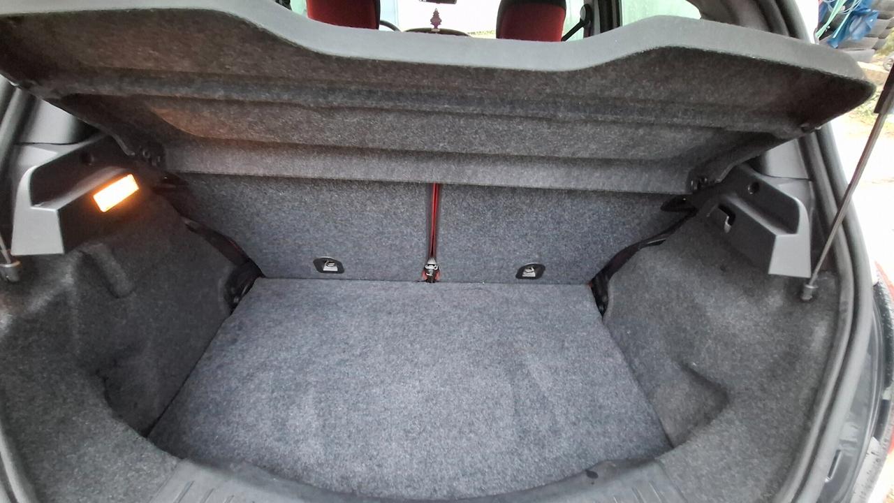 Lancia Ypsilon 0.9 TwinAir 85 CV 5 porte Metano Ecochic Gold