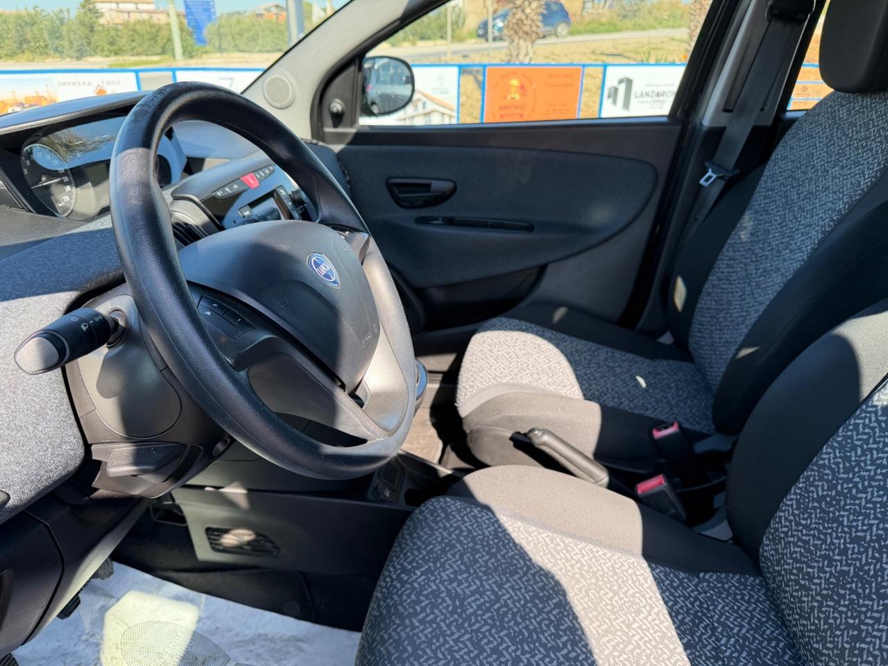 Lancia Ypsilon 1.2 69 CV 5 porte Elefantino Blu