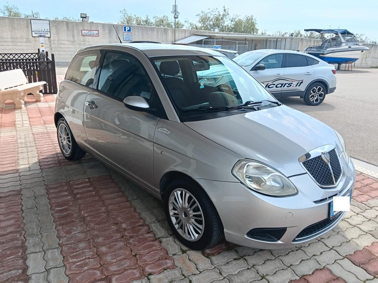 Lancia Ypsilon 1.3 MJT 75 CV Argento
