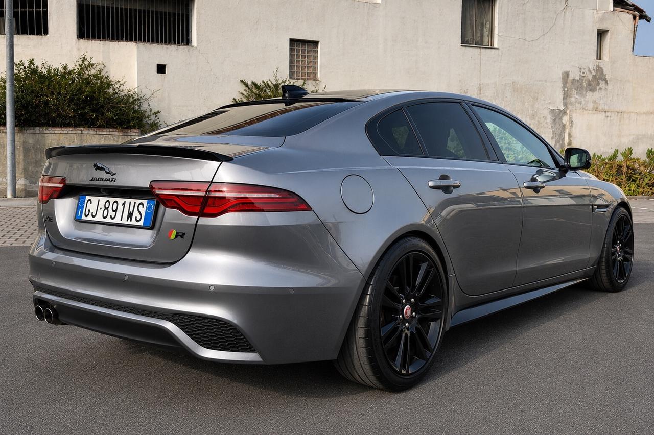 Jaguar XE 2.0 D 204 CV aut. R-Dynamic Black EDITION