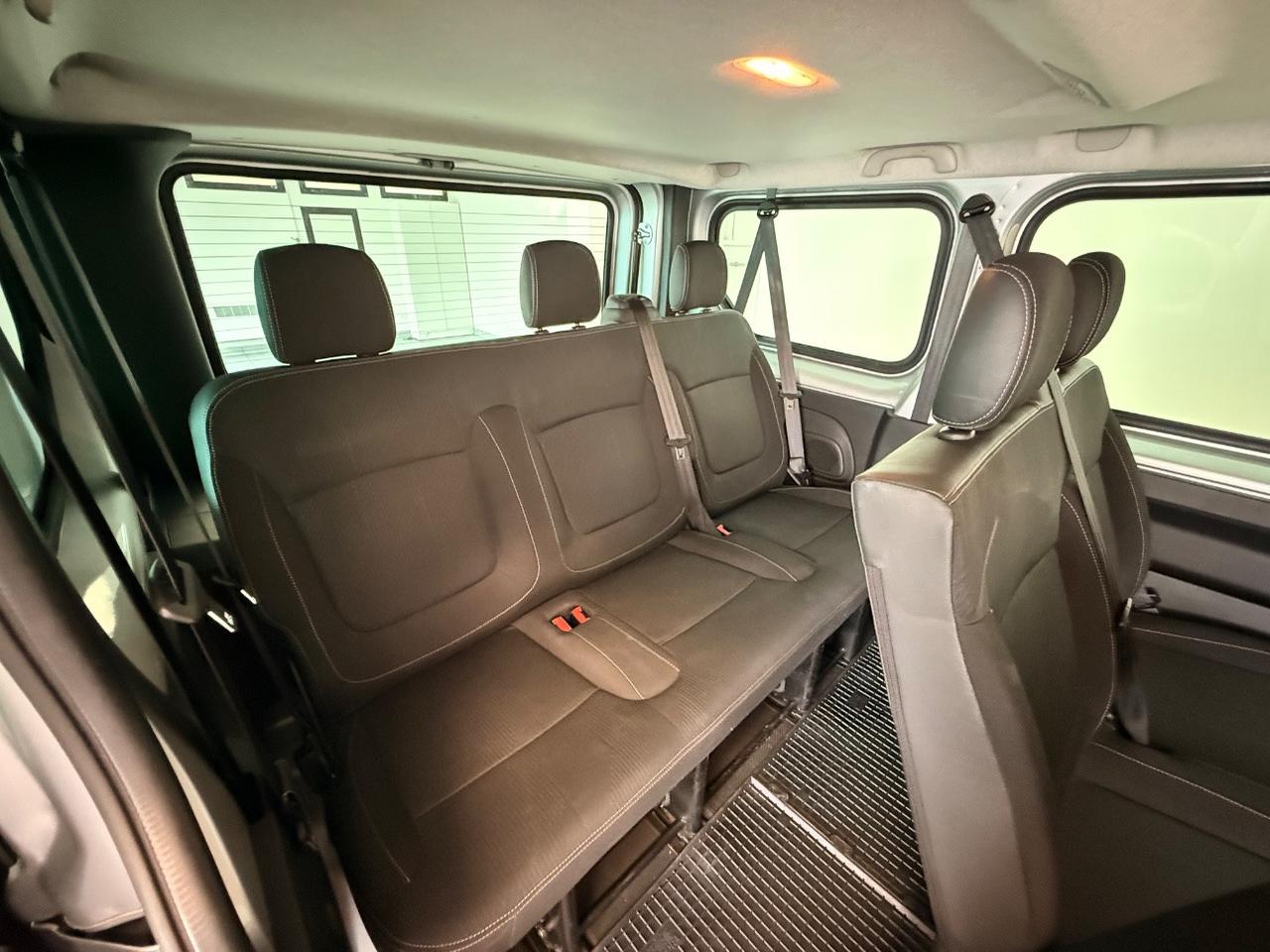 Renault Trafic 2.0 dci 9 Posti + Gancio