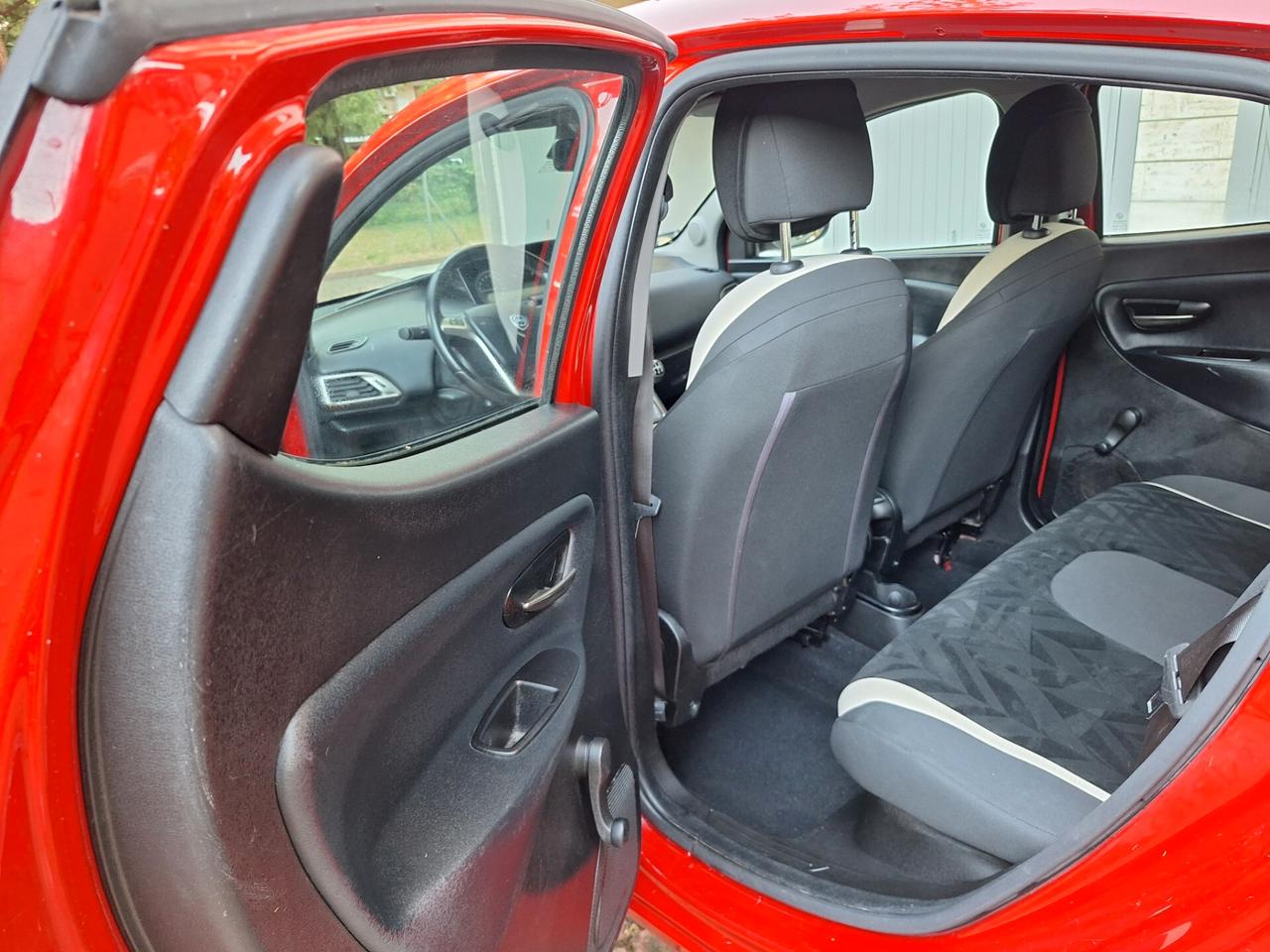 Lancia Ypsilon 1.3 MJT 16V 95 CV 5 porte S&S . Motore da revisione