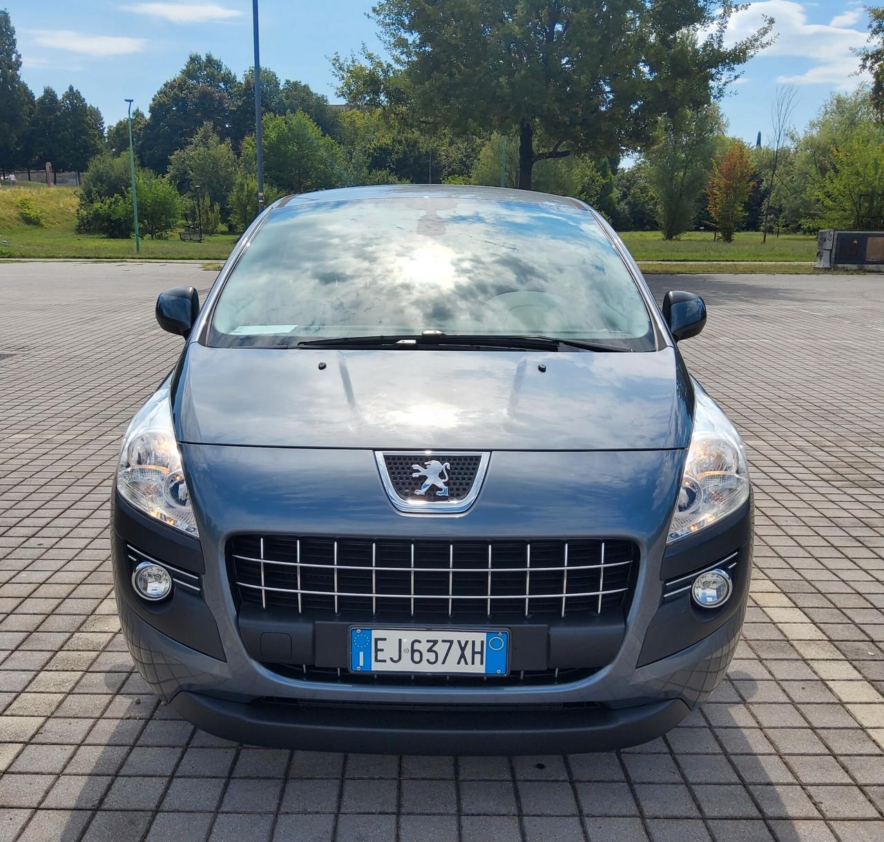 Peugeot 3008 1.6 e-HDi 112CV cambio robotizzato Stop&Start Allure