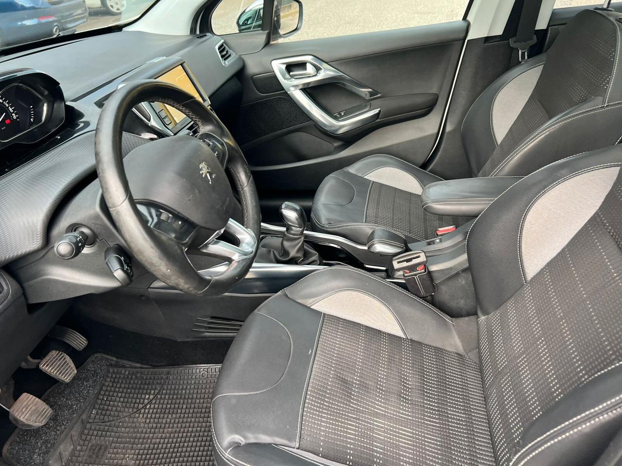 Peugeot 2008 1.6 e-HDi 115 CV Stop&Start Allure