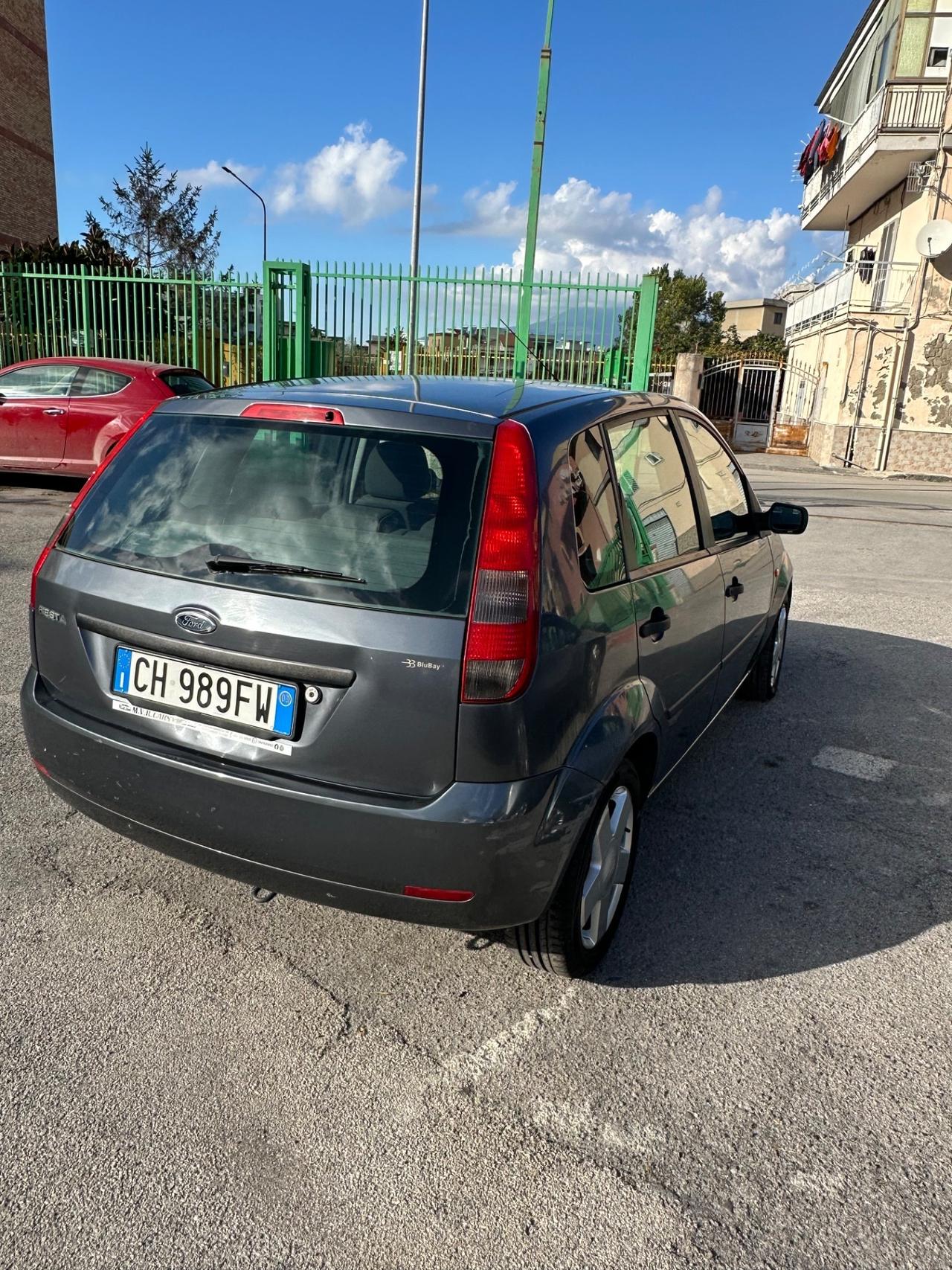 Ford Fiesta 1.2 16V 5p. Ghia