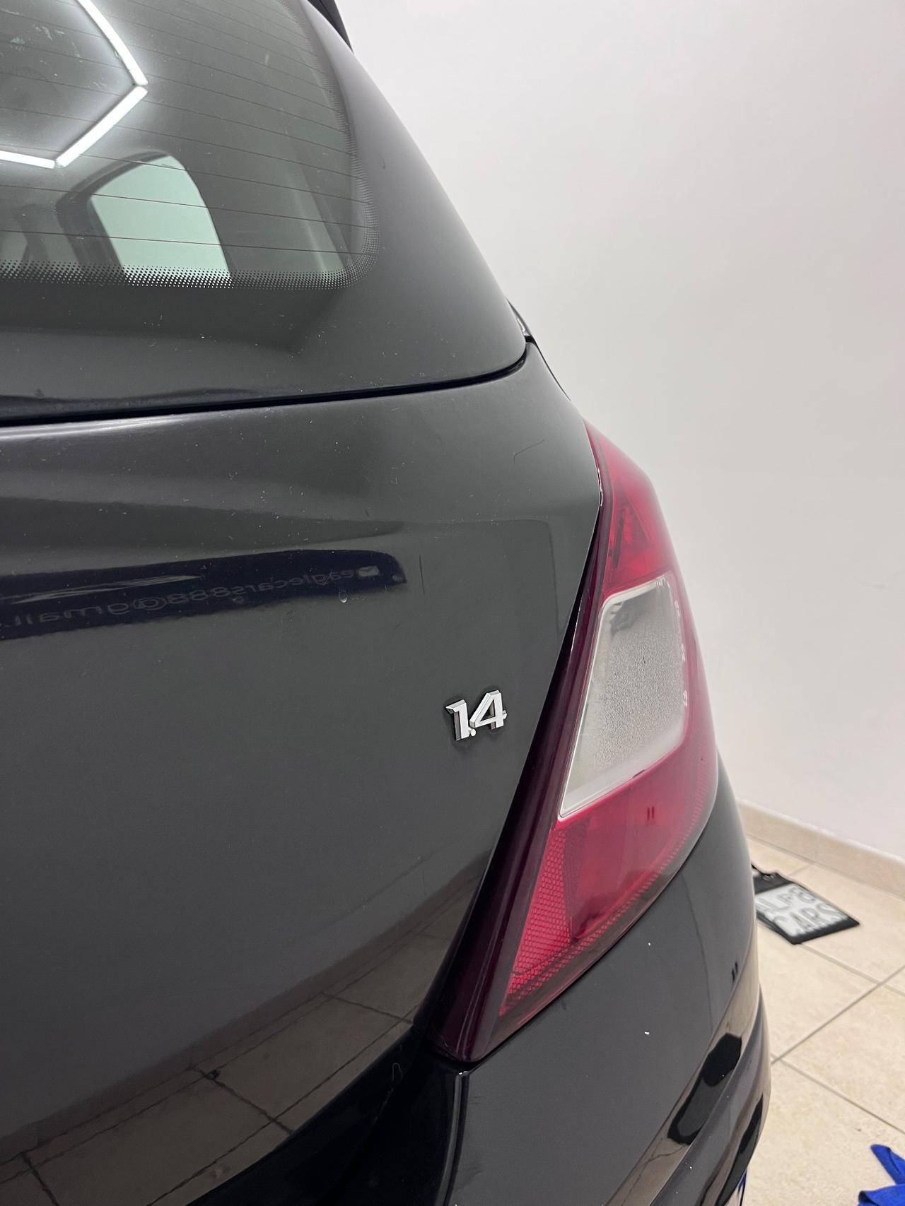 Opel Corsa 1.4 16V 5 porte Cosmo