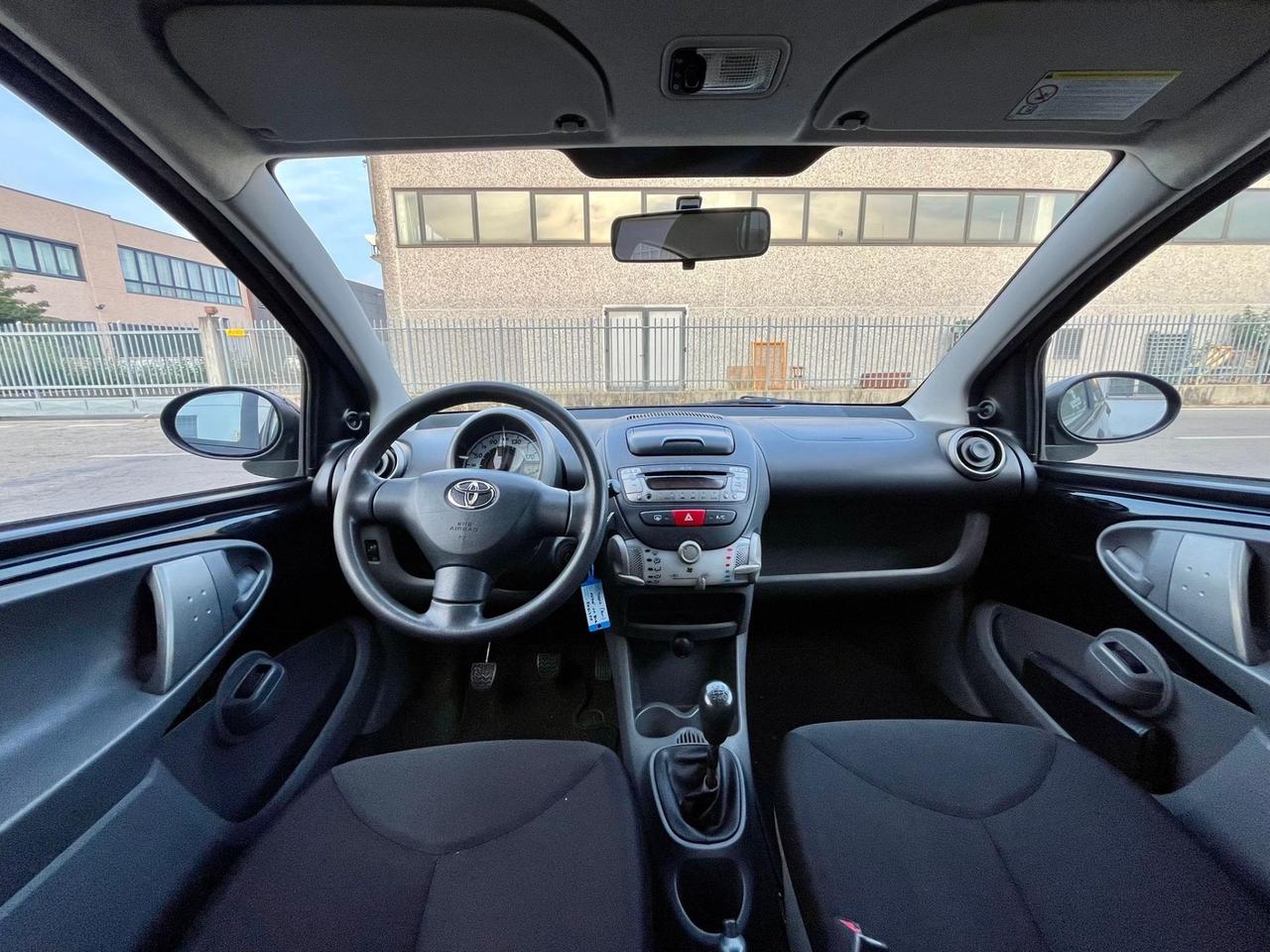 Toyota Aygo 1.0benz 2011 122.000km perfetta per neopatentati