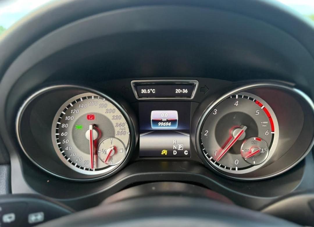 Mercedes-benz GLA 180 d Automatic Premium