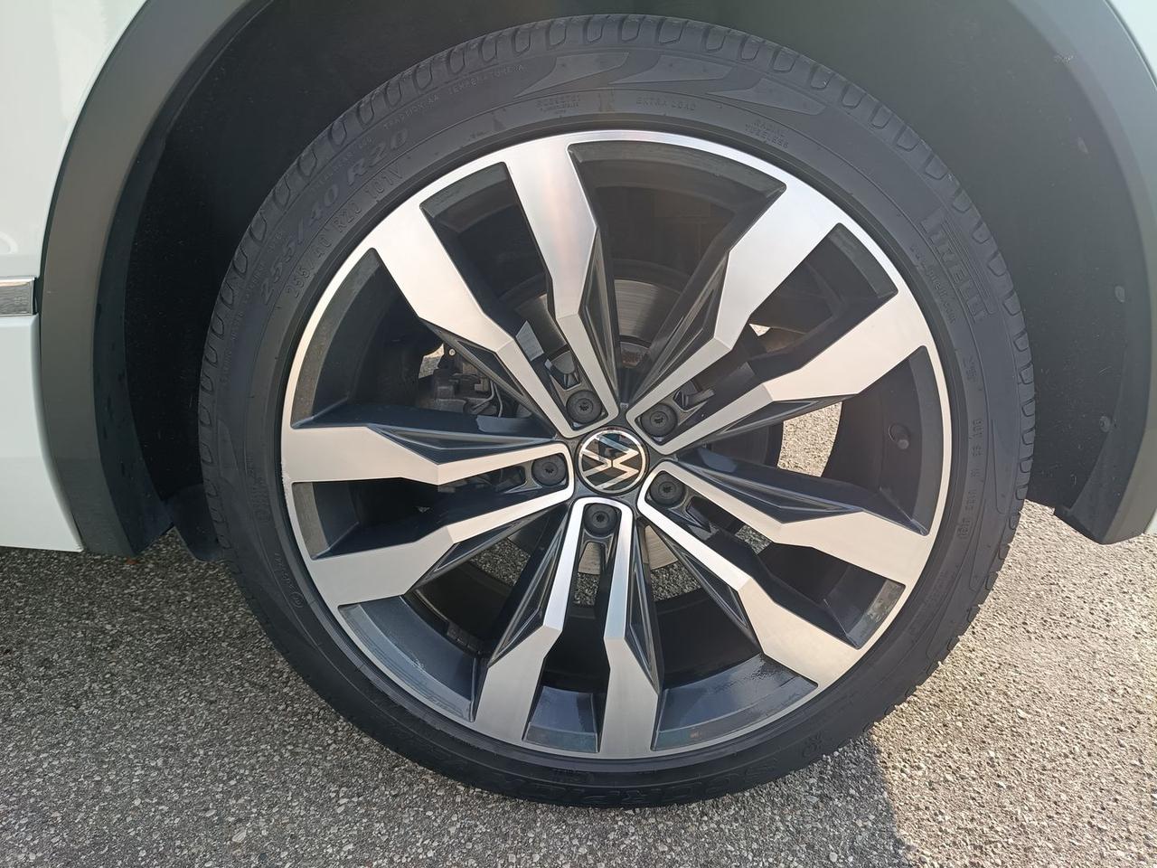 Volkswagen Tiguan R-LINE #50664