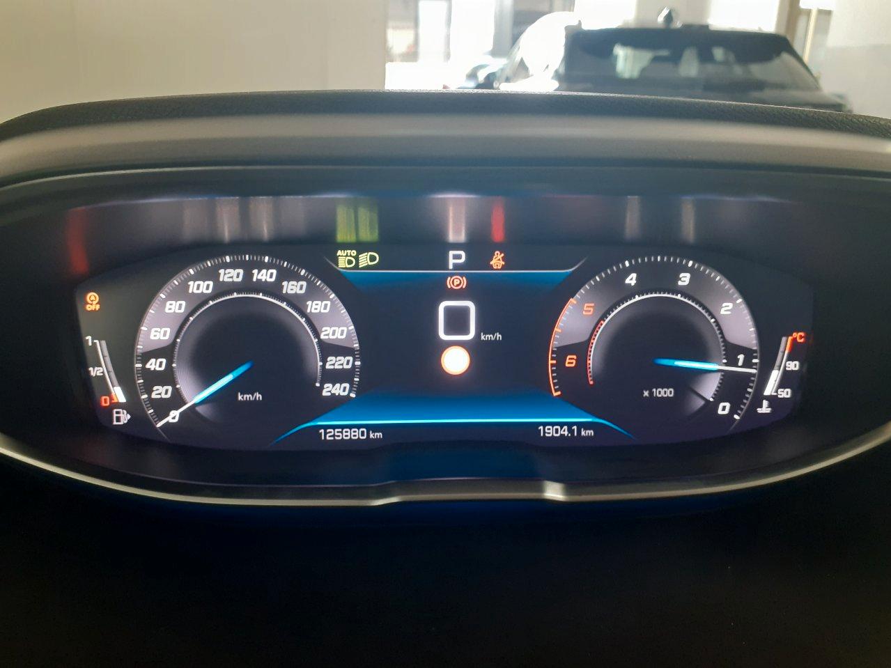 PEUGEOT 3008 1.5 BHDi EAT/8