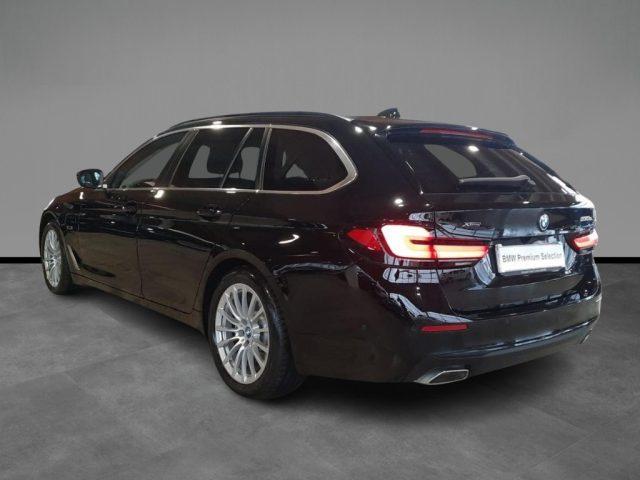 BMW 530 e xDrive Touring Business Aut. + Tetto apr.
