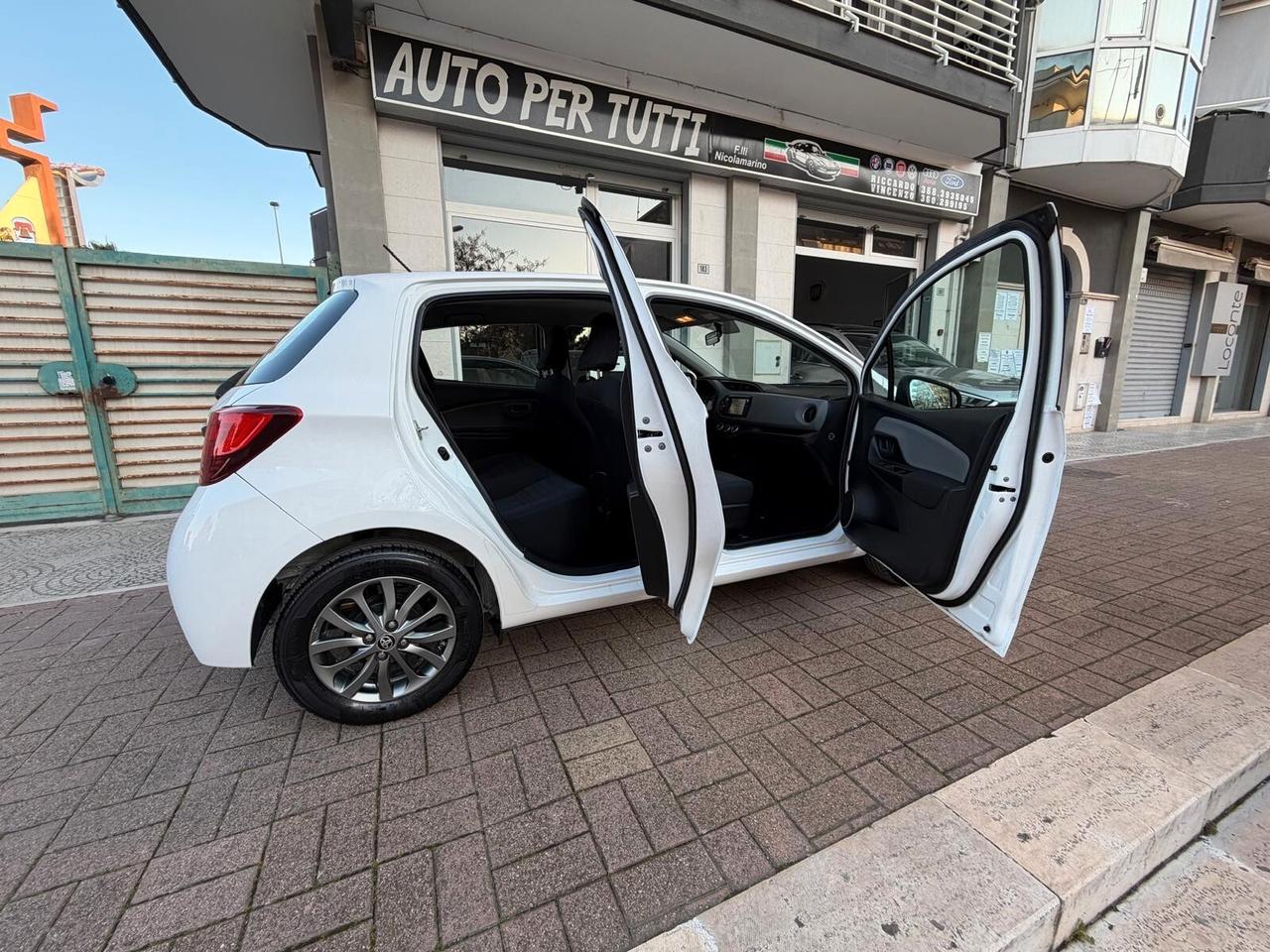 Toyota Yaris 1.0 5 porte Active