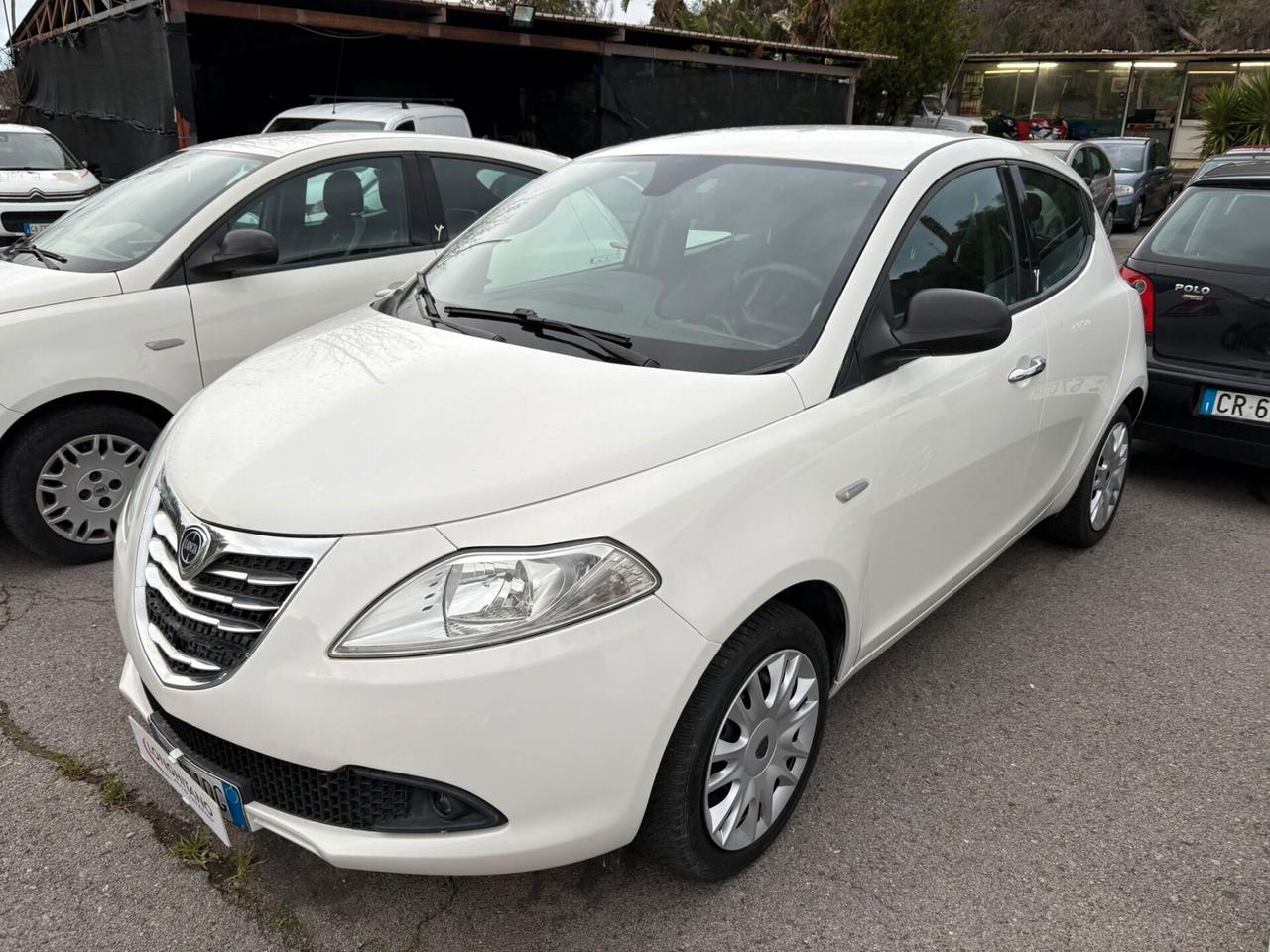 Lancia Ypsilon 1.2 69 CV 5 porte S&S Silver