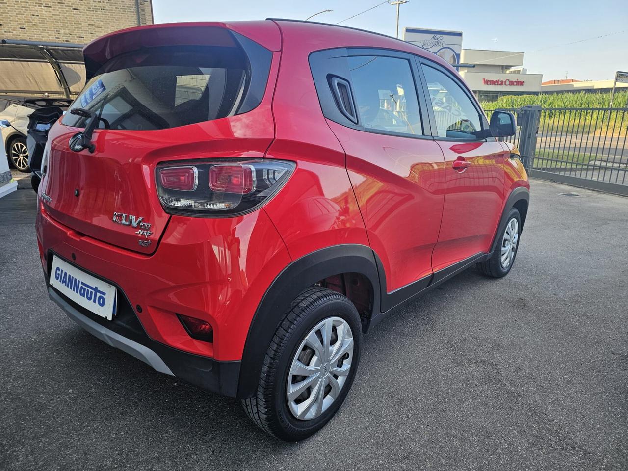 Mahindra KUV100 1.2 VVT K8