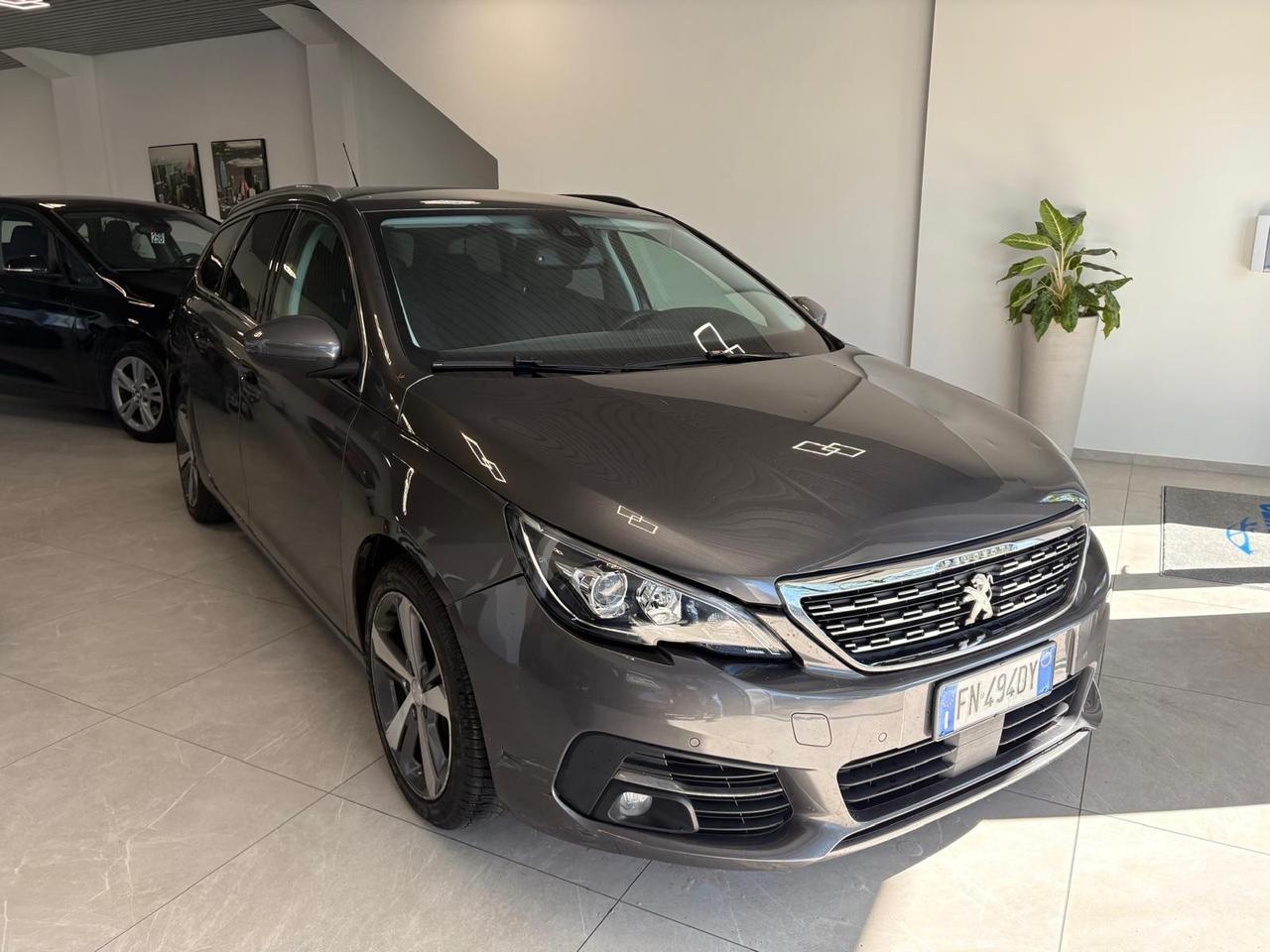 Peugeot 308 PureTech Turbo 130 S&S SW Allure