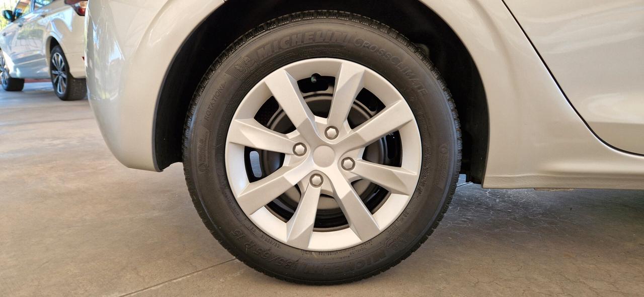 Peugeot 208 1.4 eHDi 68cv Automatica