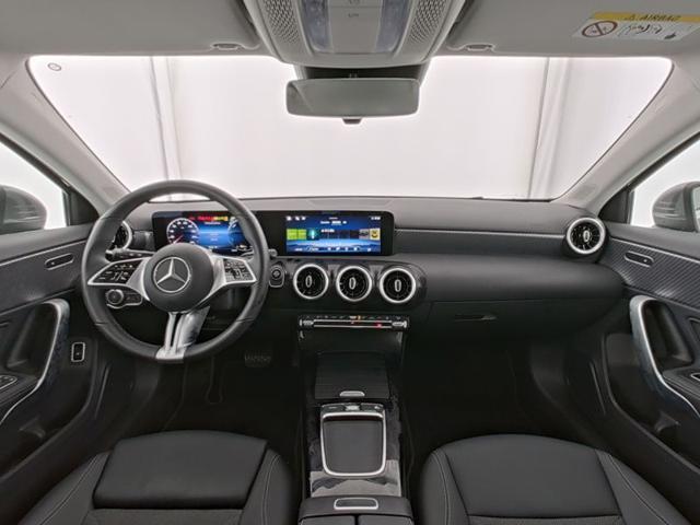 MERCEDES-BENZ A 250 e hybrid EQ Progressive Advanced