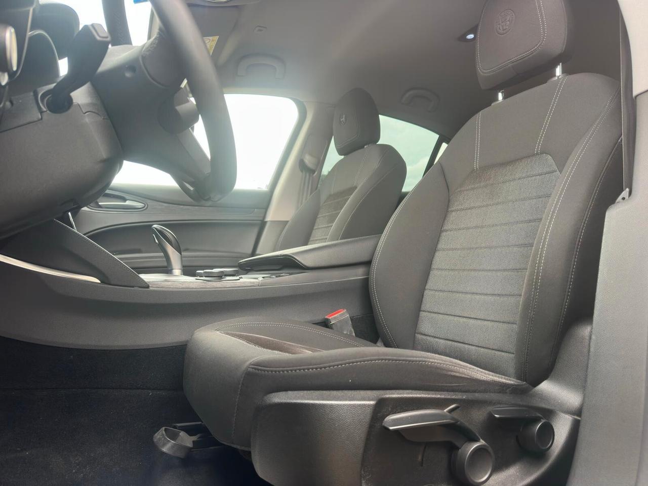 Alfa Romeo Stelvio 2.2 Turbodiesel 160 CV AT8 RWD Sport-Tech