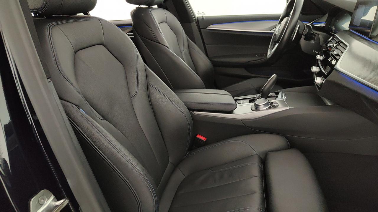 BMW Serie 5 G31 2017 Touring - 520d Touring mhev 48V xdrive Msport auto
