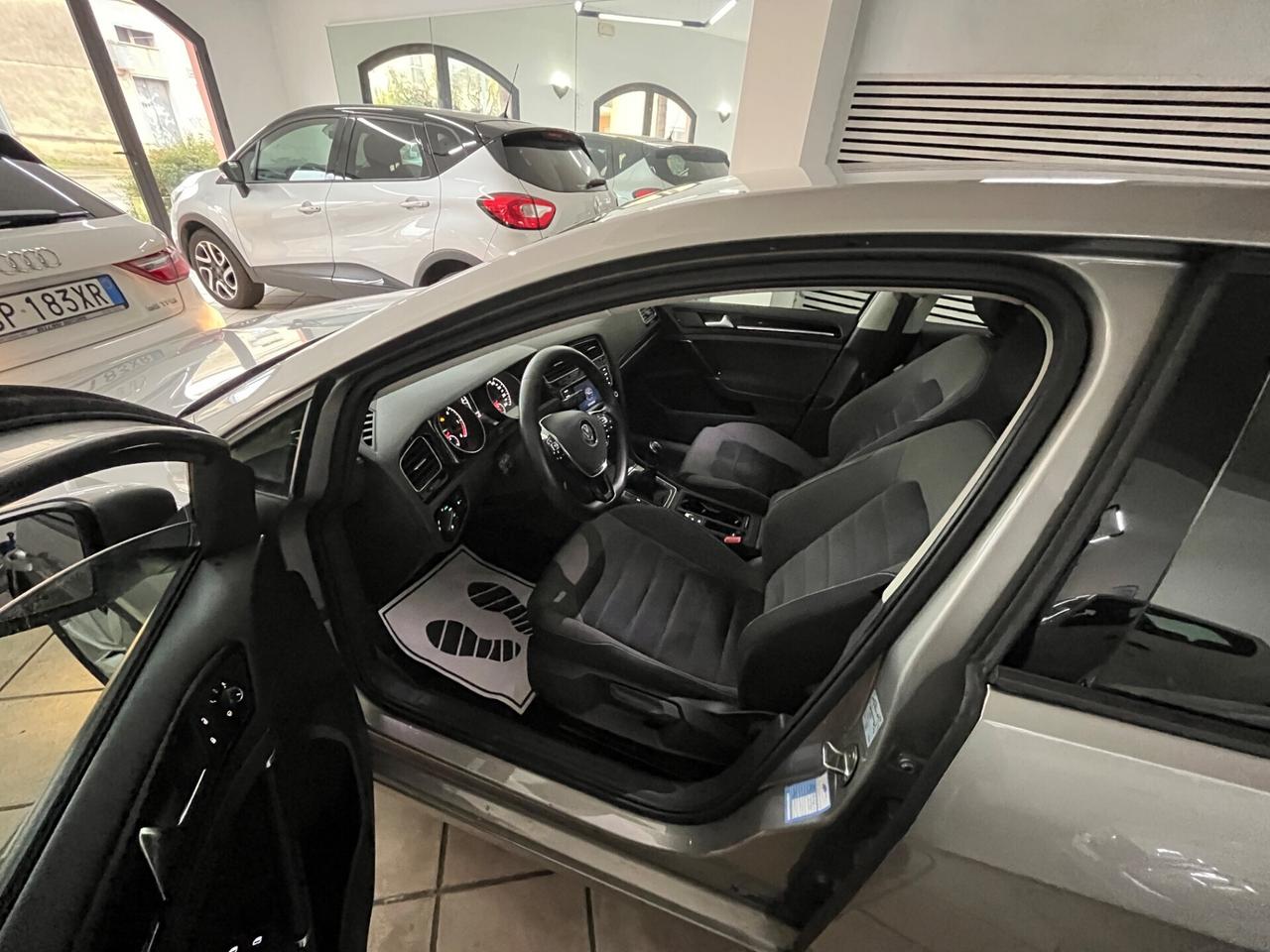 Volkswagen Golf Business 1.6 TDI 5p. Highline