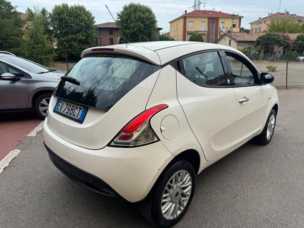Lancia Ypsilon 0.9 TwinAir 84 CV Metano 2014 NEOPATENTATI