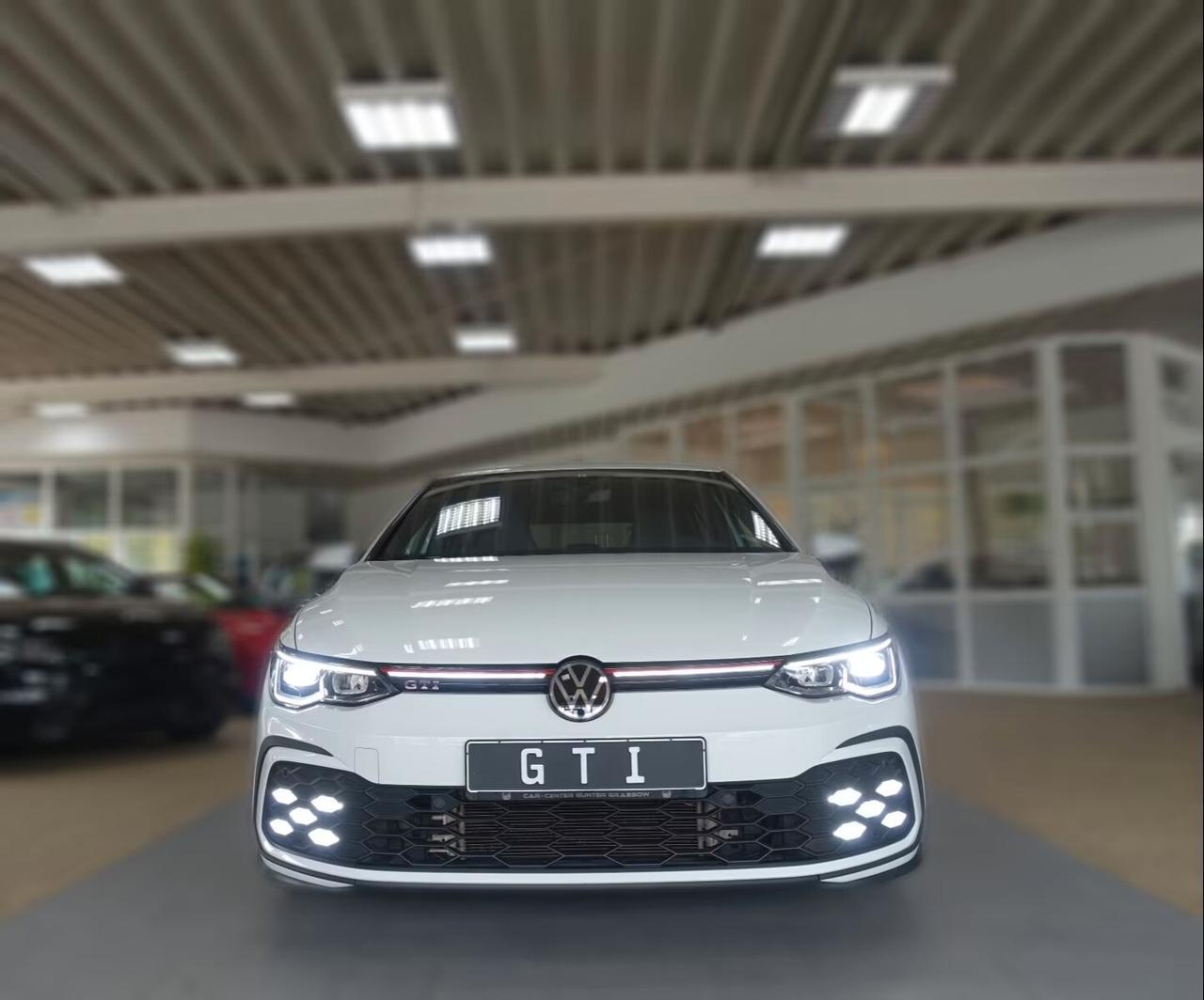 Volkswagen Golf 8 GTI 2.0 TSI DSG RETROC/FENDI/