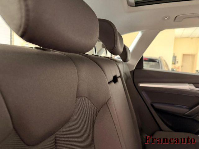 AUDI Q5 40 TDI quattro S tronic Business Design