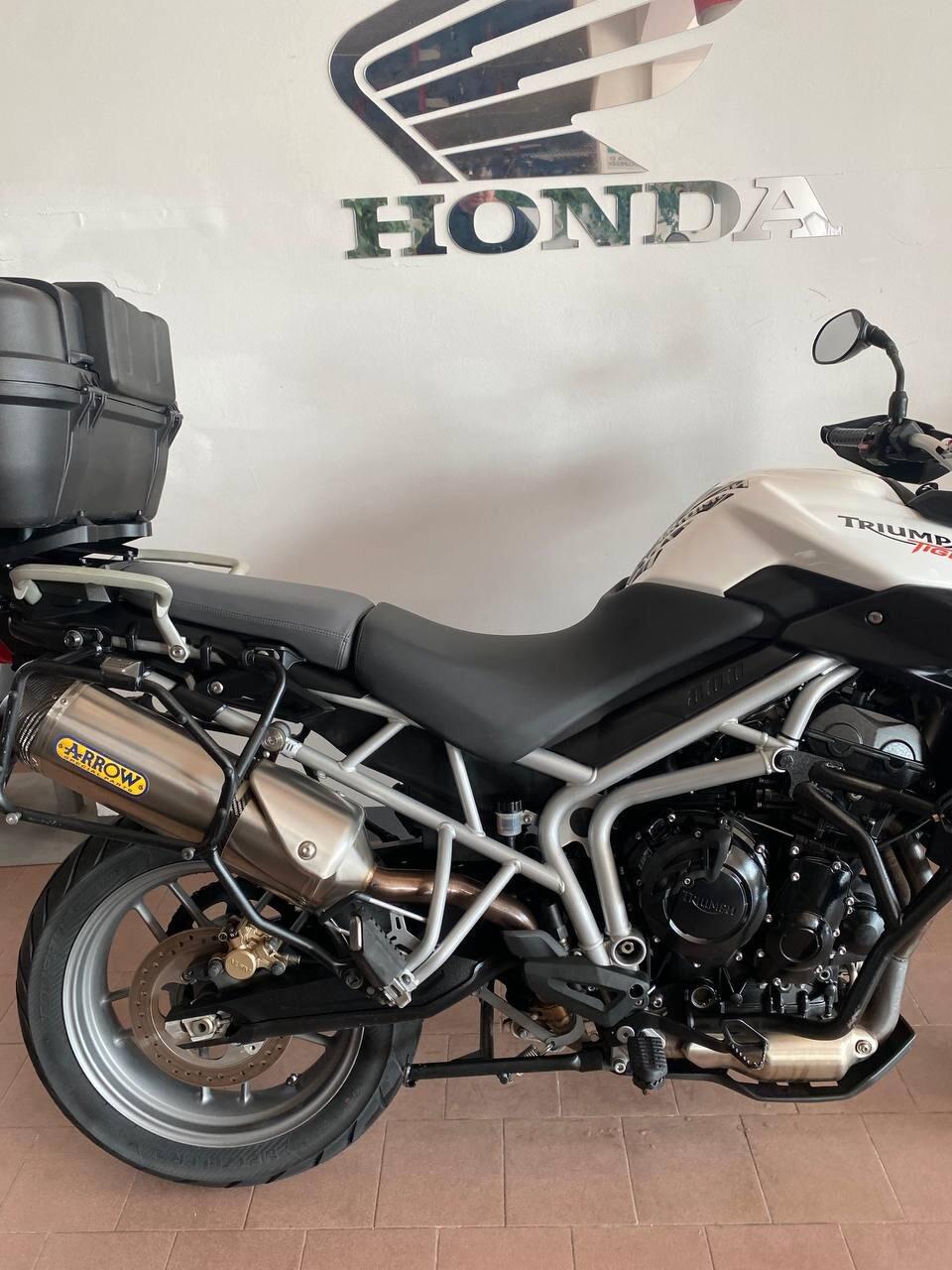 Triumph Tiger 800