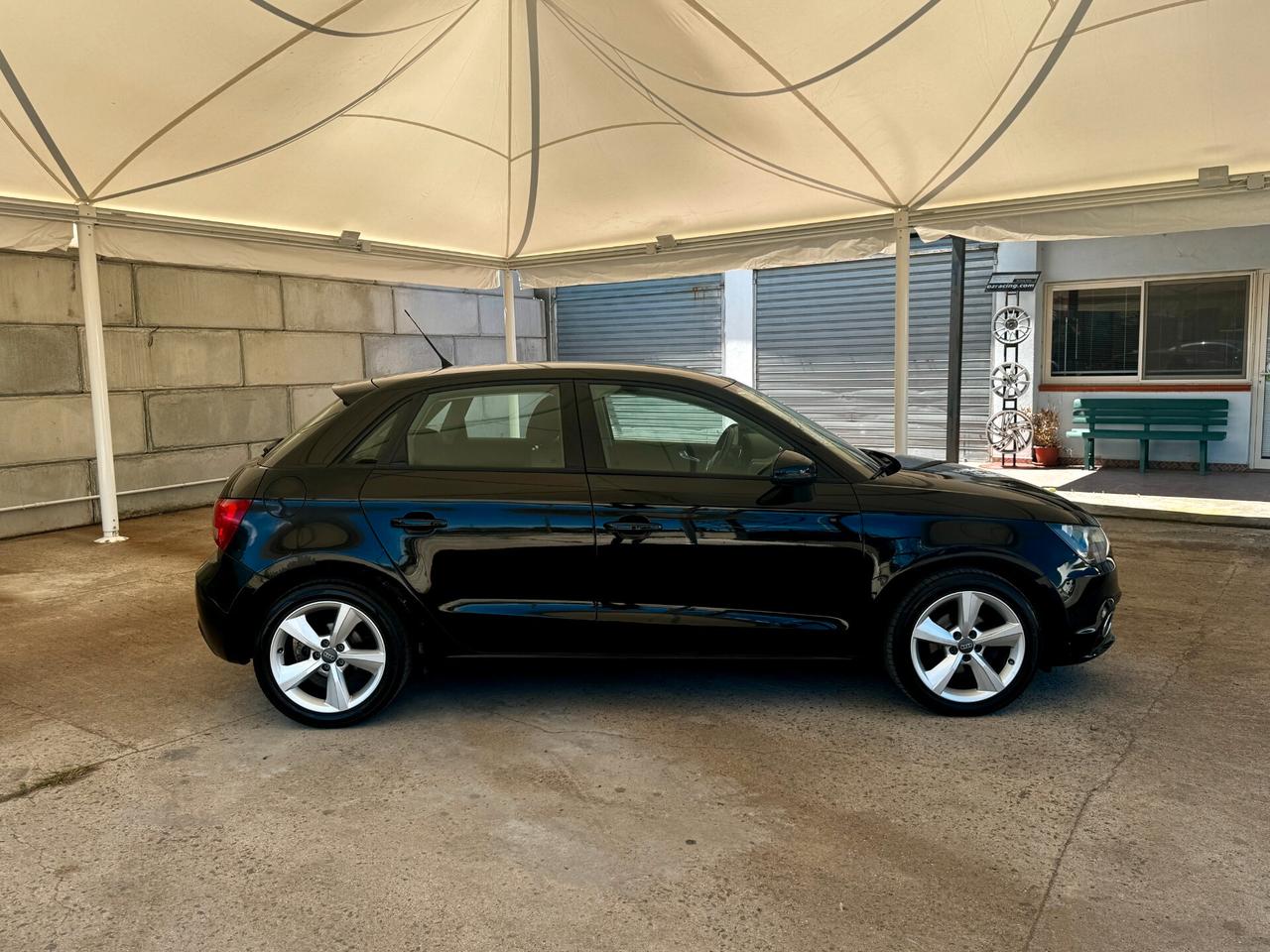 Audi A1 1.6 TDI Attraction 90 cv - 2012