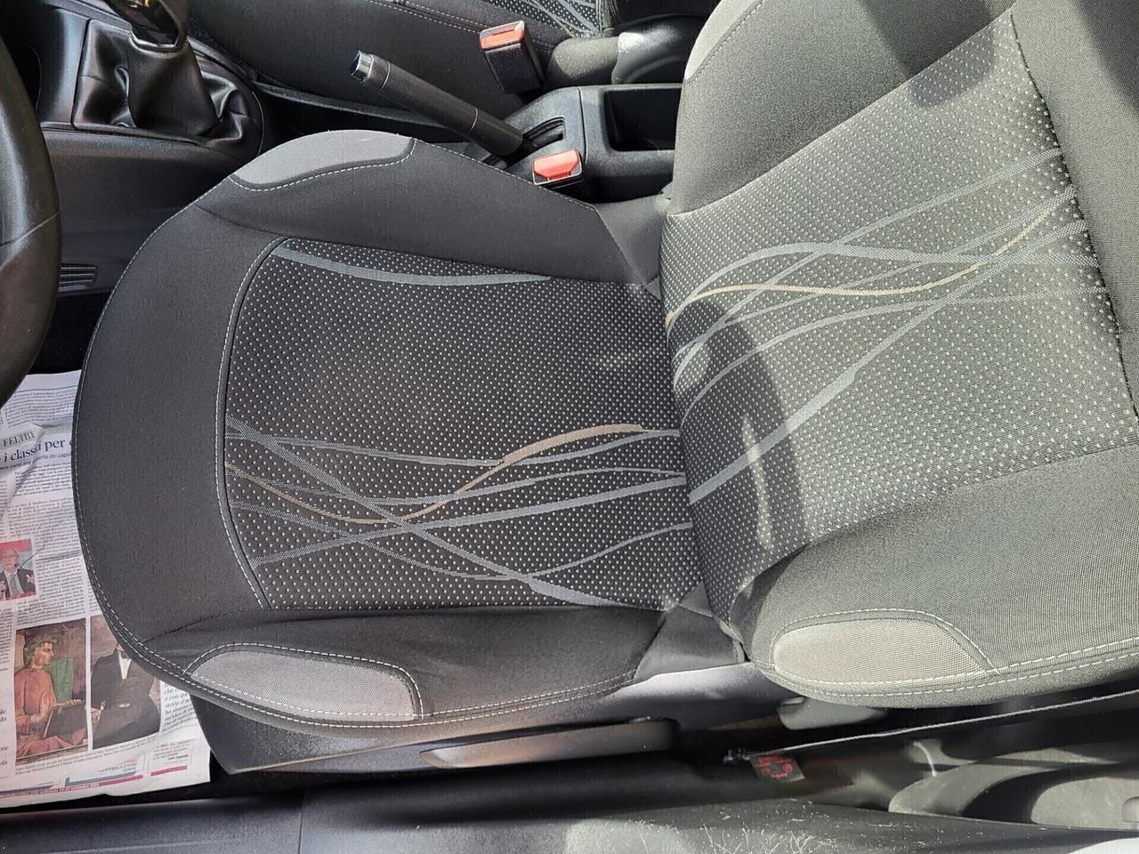 PEUGEOT 208 1,4 HDI-UNICA PROPRIETAR-4 REVISIONI