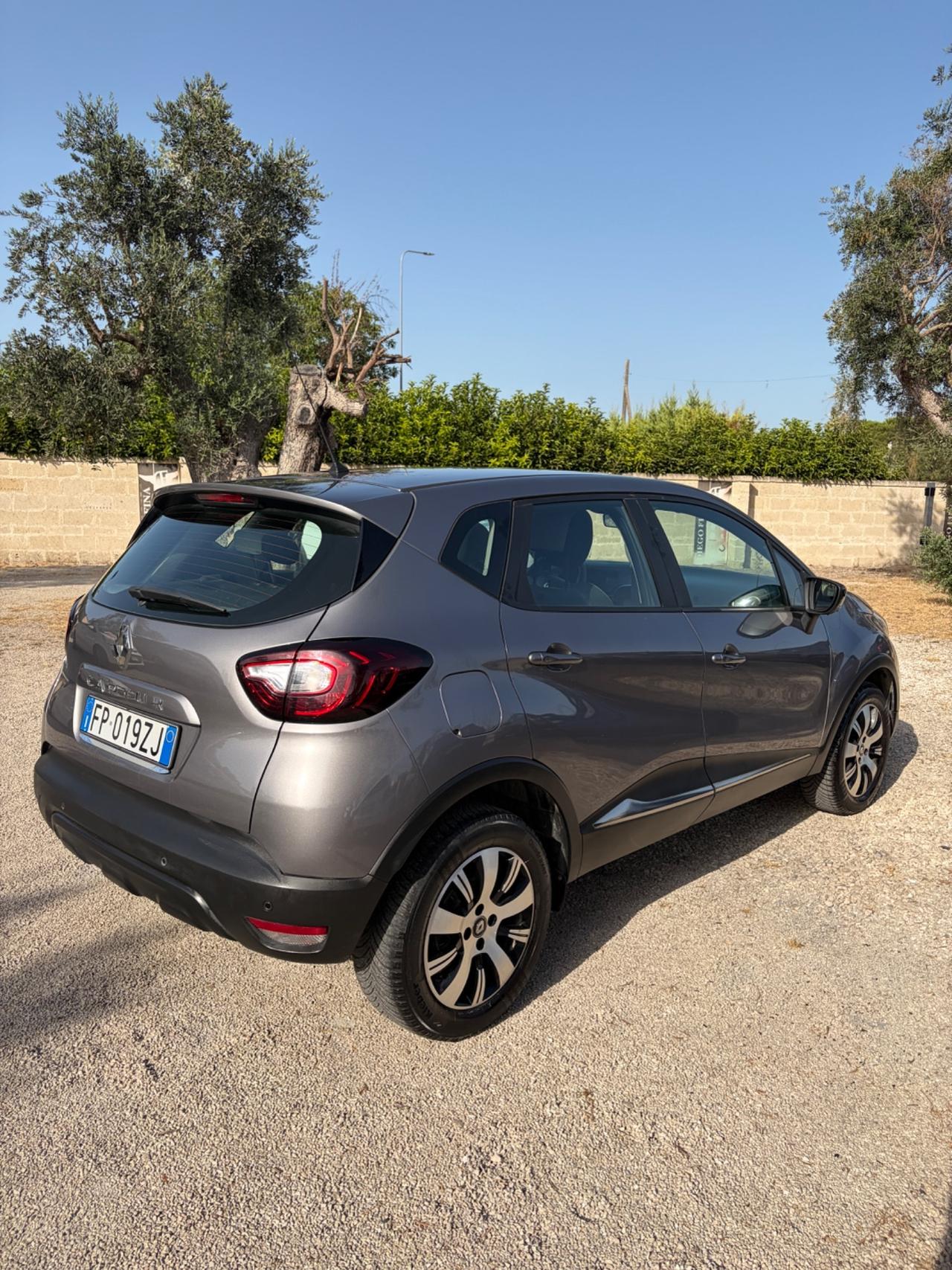 Renault Captur dCi 8V 90 cv full distribuzione appena fatta!!
