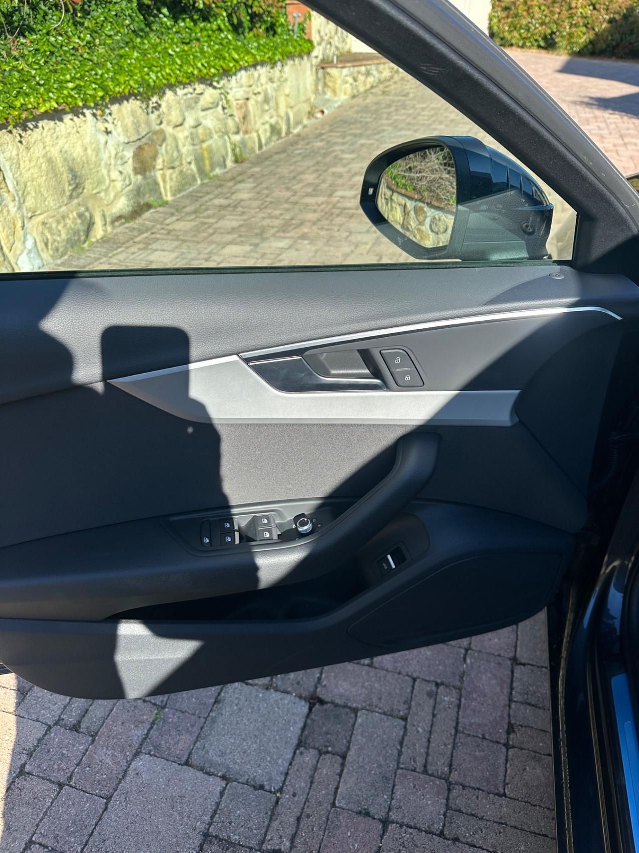 Audi A4 Avant 30 TDI/136 CV S tronic Business Advanced