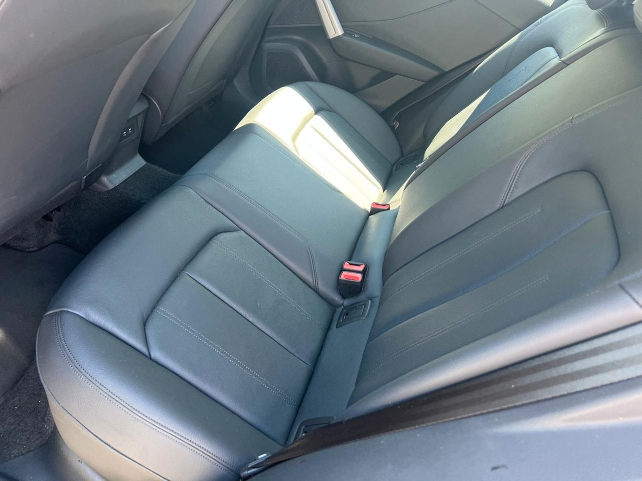 Audi Q2 30 TDI S tronic cockpit navigatore