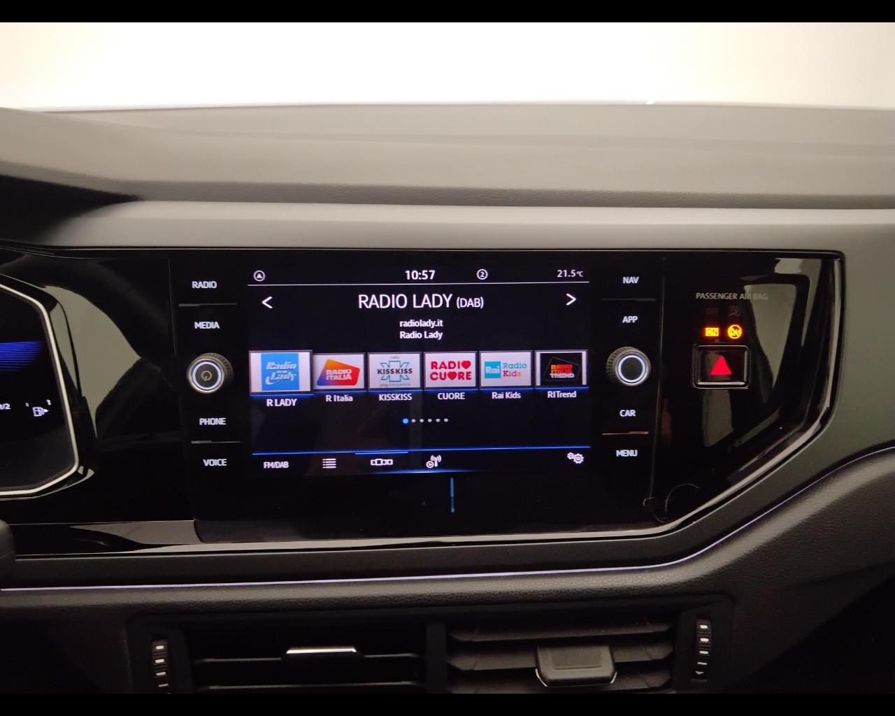 VOLKSWAGEN Polo VI 2022 - Polo 1.0 tsi R-Line 95cv