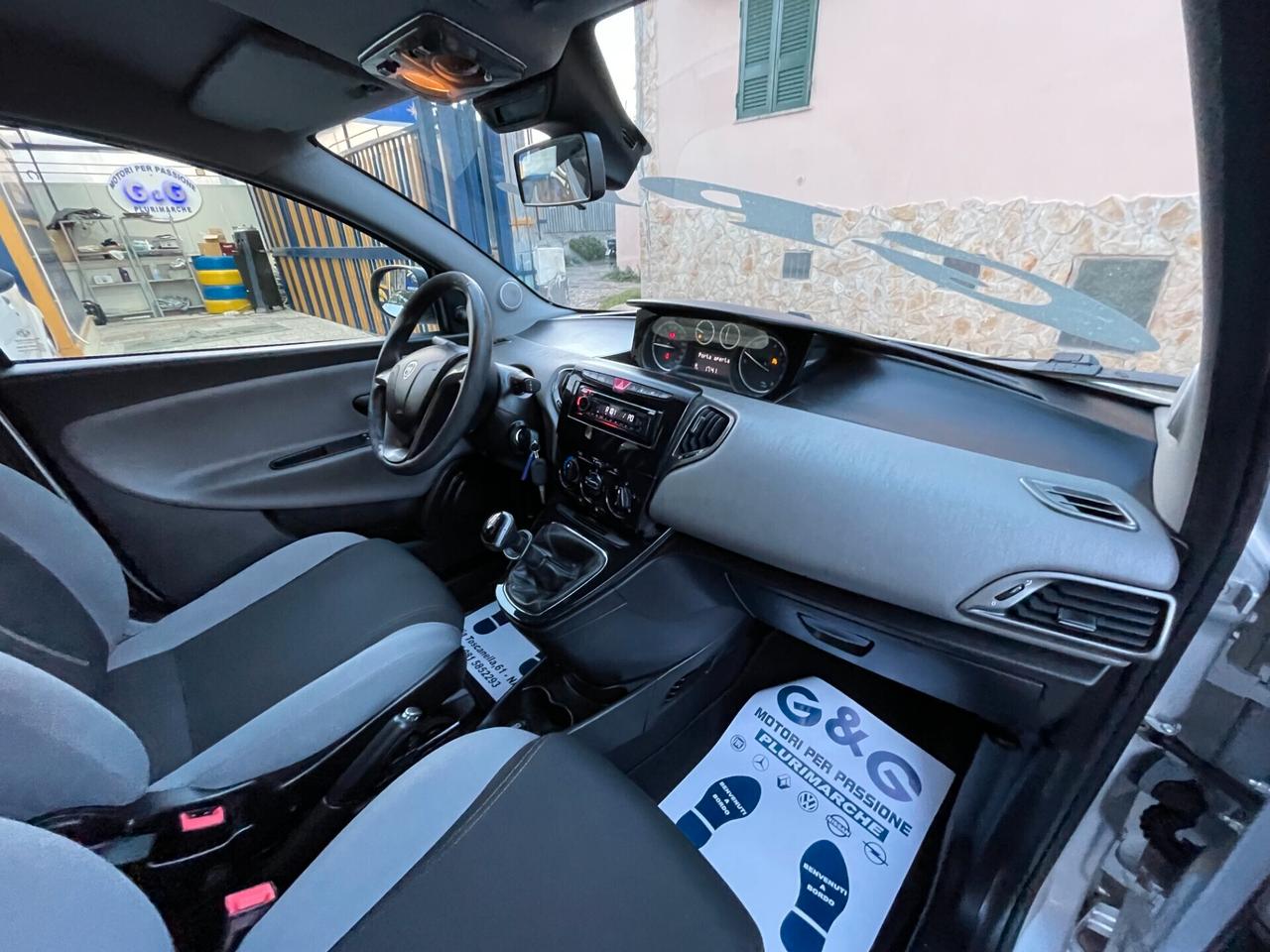 Lancia Ypsilon 1.2 69 CV 5 porte GPL Ecochic Silver