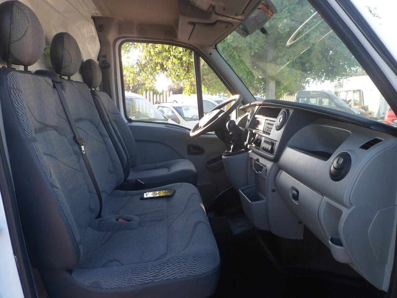 Renault Master furgone medio alto