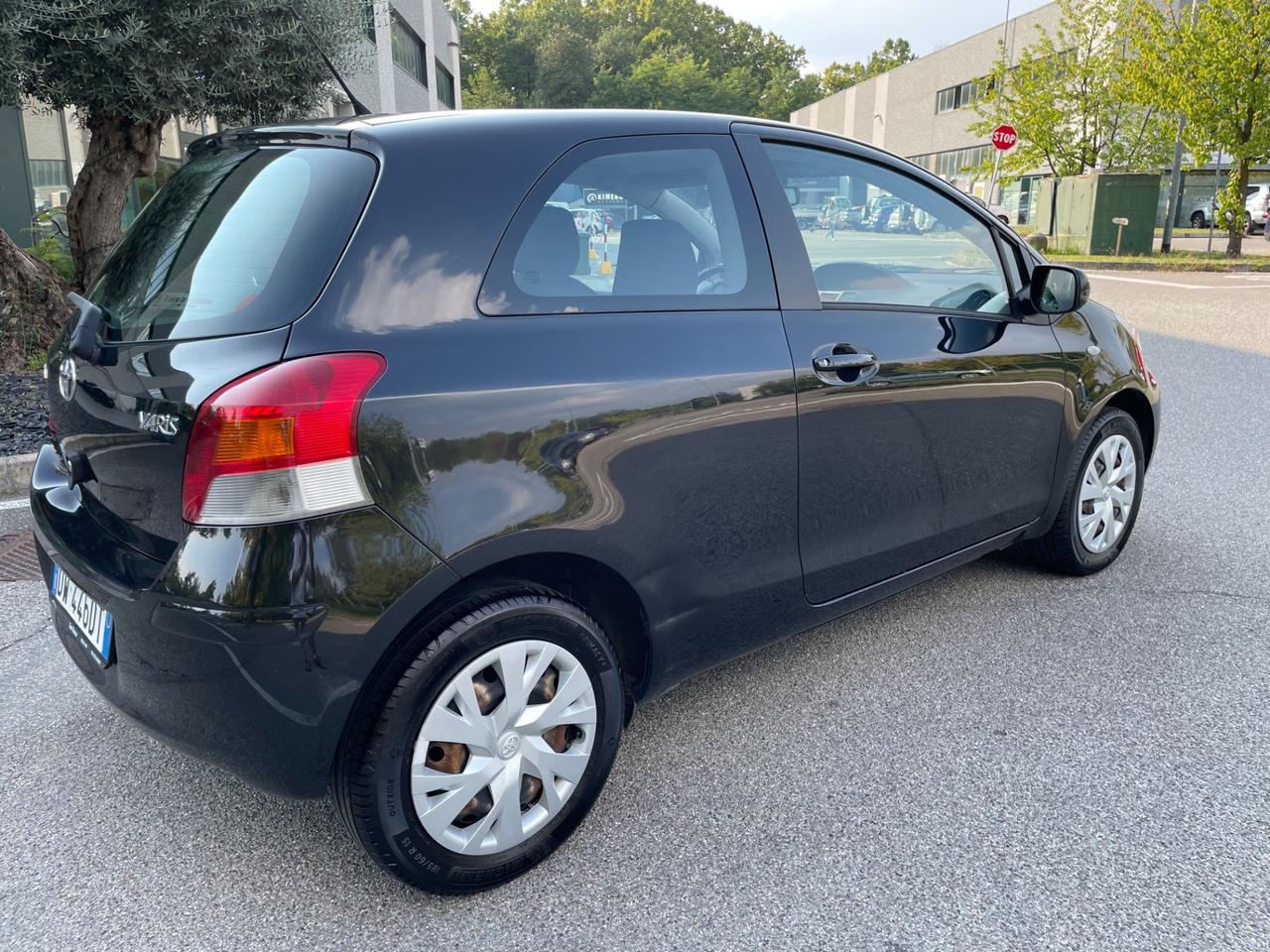 Toyota Yaris 1.0 3 porte Luxury pack