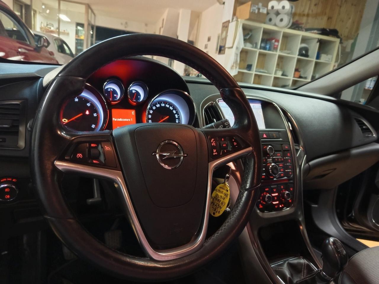 Opel Astra 1.7 CDTI 125CV 5 porte Cosmo ok neopatentati