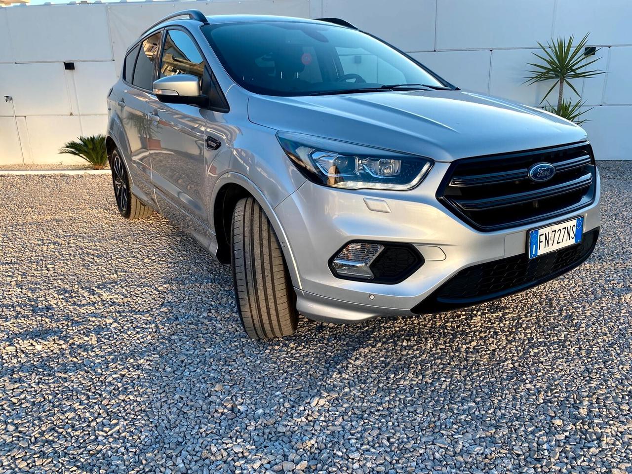 Ford Kuga 1.5 TDCI 120 CV S&S 2WD ST-Line
