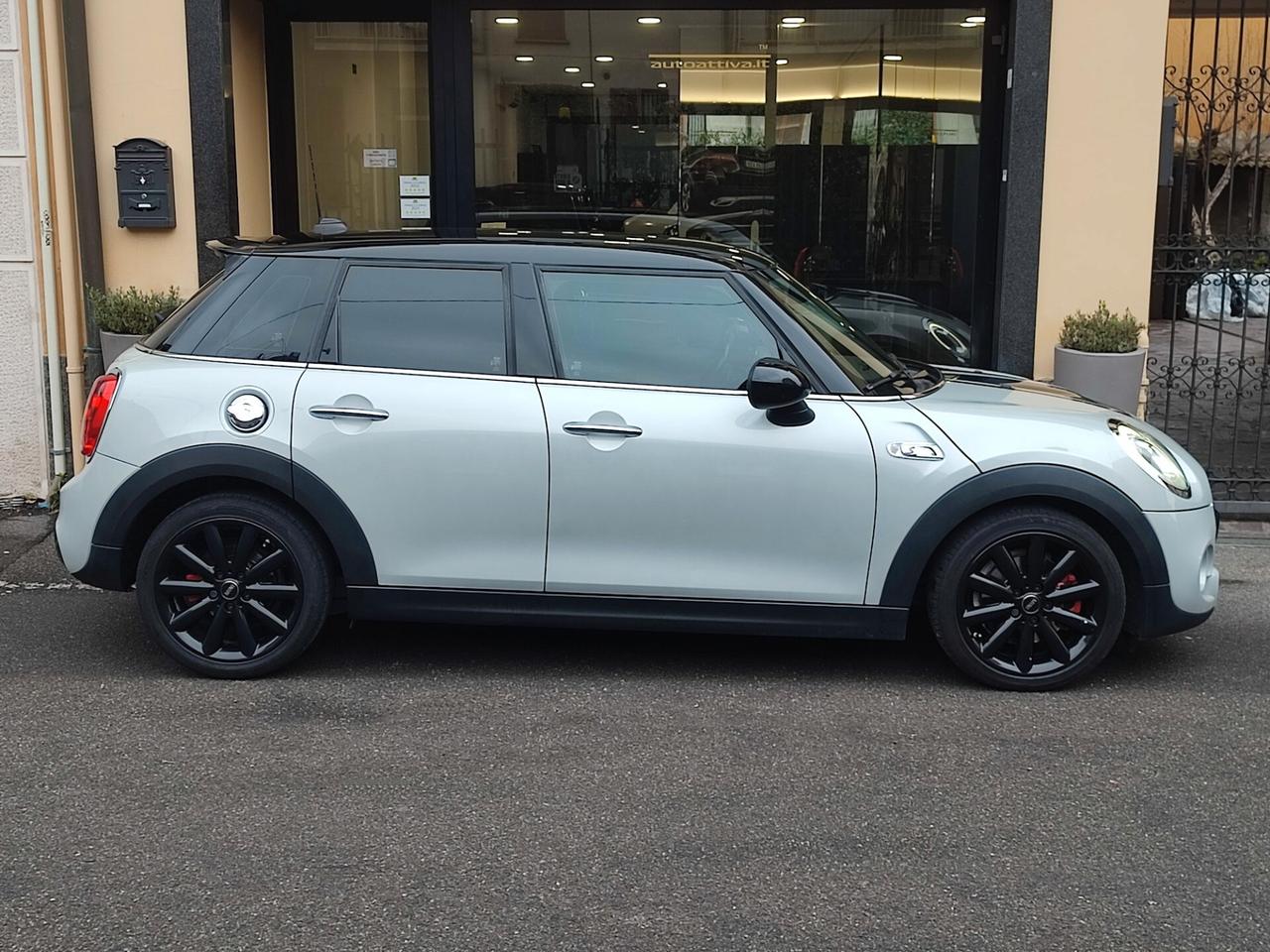 Mini 2.0 Cooper SD aut. Hype 5 porte Pack Works