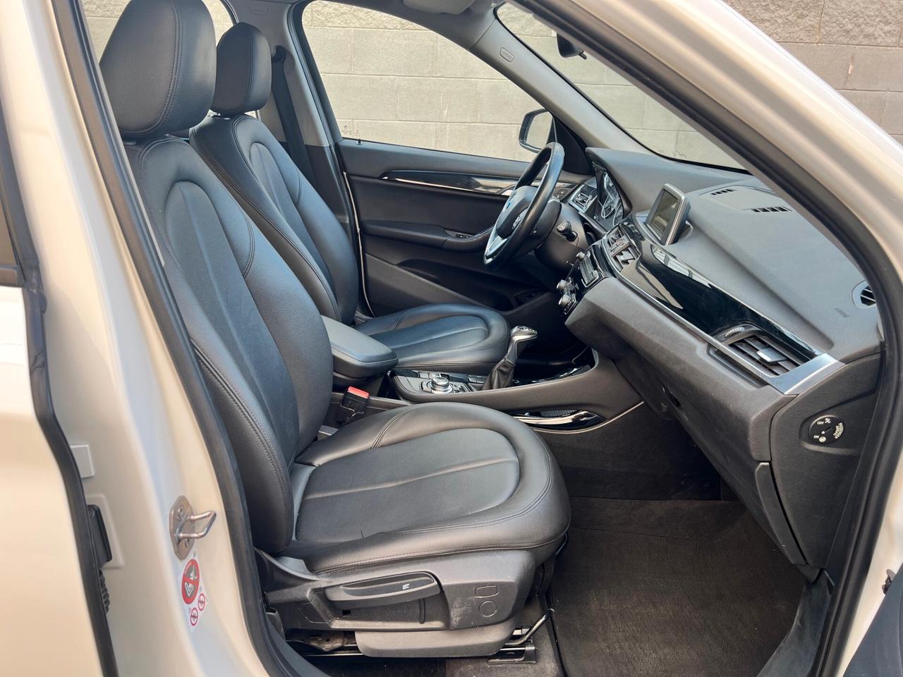 Bmw X1 sdrive18d xLine AUTOM. NAVI/PELLE/PDC/LED