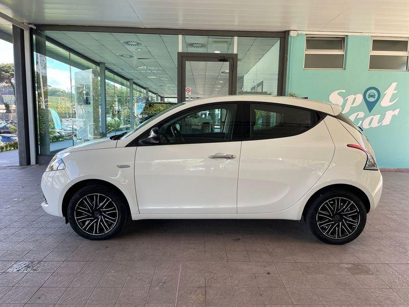 Lancia Ypsilon 1.0 FireFly 70cv S&S Hybrid GOLD