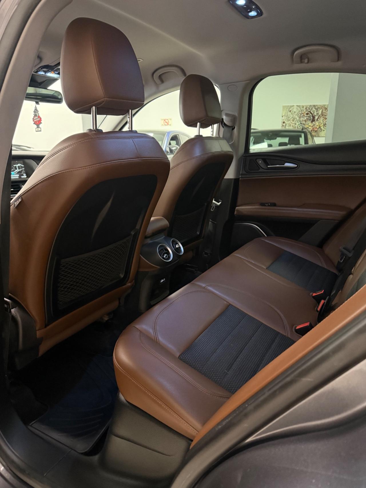 Alfa Romeo Stelvio 2.2 Turbodiesel 180 CV AT8 RWD Executive