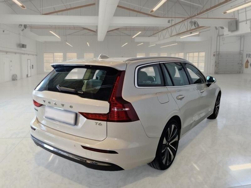 VOLVO V60 T6 plug-in AWD autom. ESSENTIAL WAGON